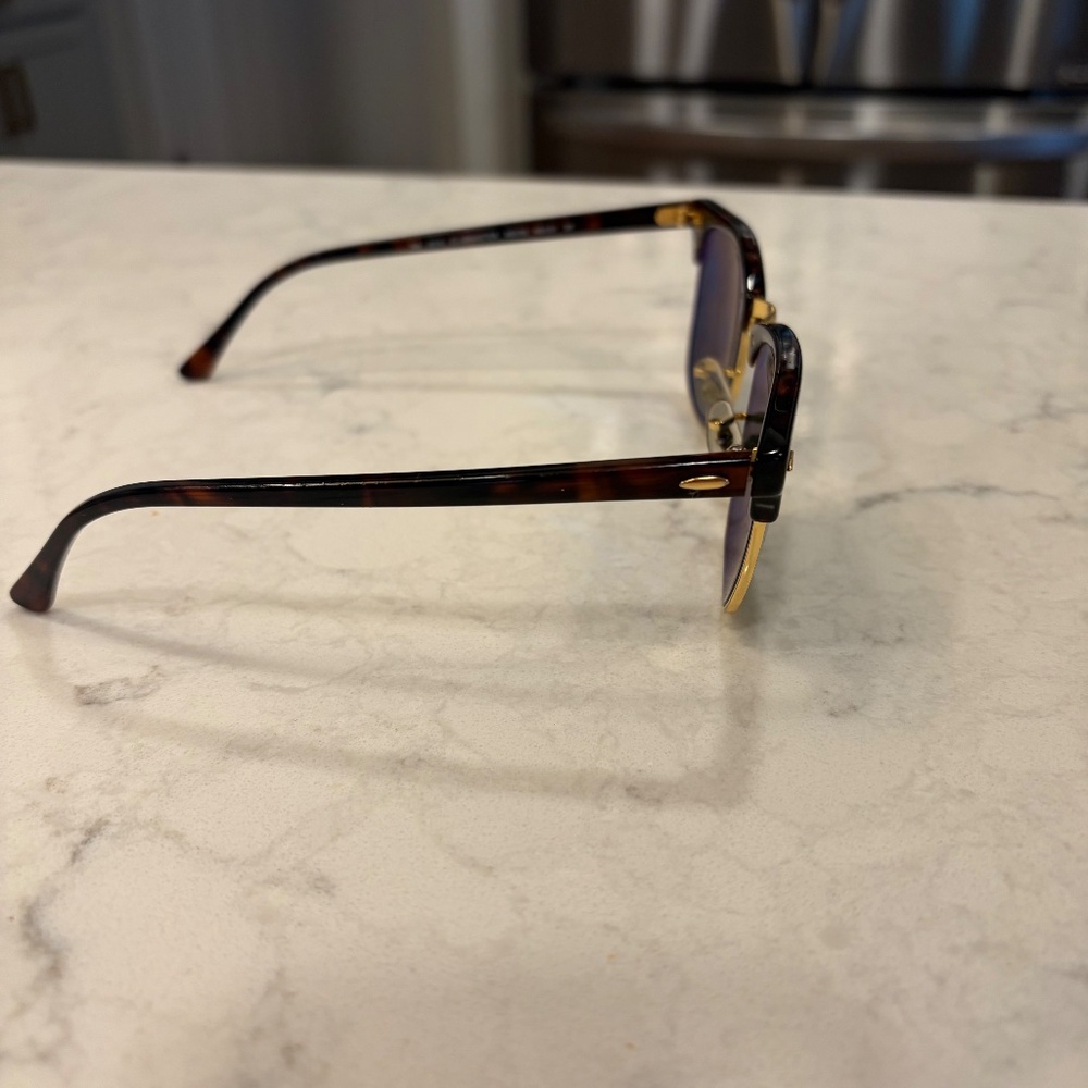 Women’s Ray Ban polarized sunglasses - Picture 2 of 4